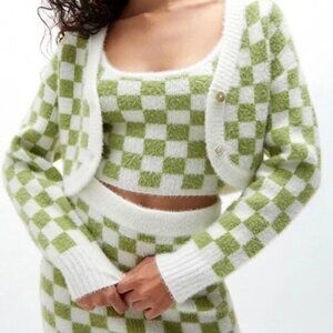 LA Hearts Fuzzy Checkered Cropped Sweater - Green & White